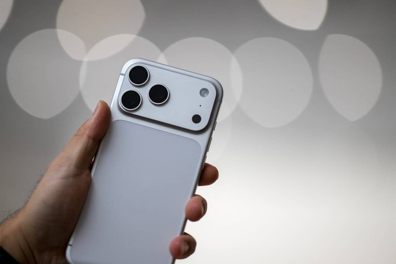 Apple&#x2019;s AI could usher in a historic upgrade cycle that investors are overlooking