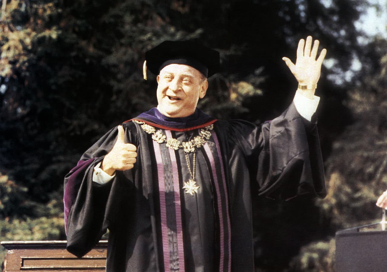 There are years-long waiting lists to retire on college campuses. 6 steps to take before enrolling.