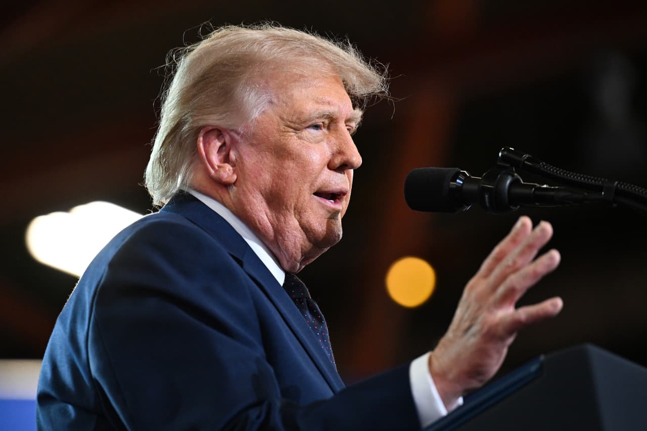 Trump says there&#x2019;s no rush as deal to end Iran war, reopen Strait of Hormuz appears close