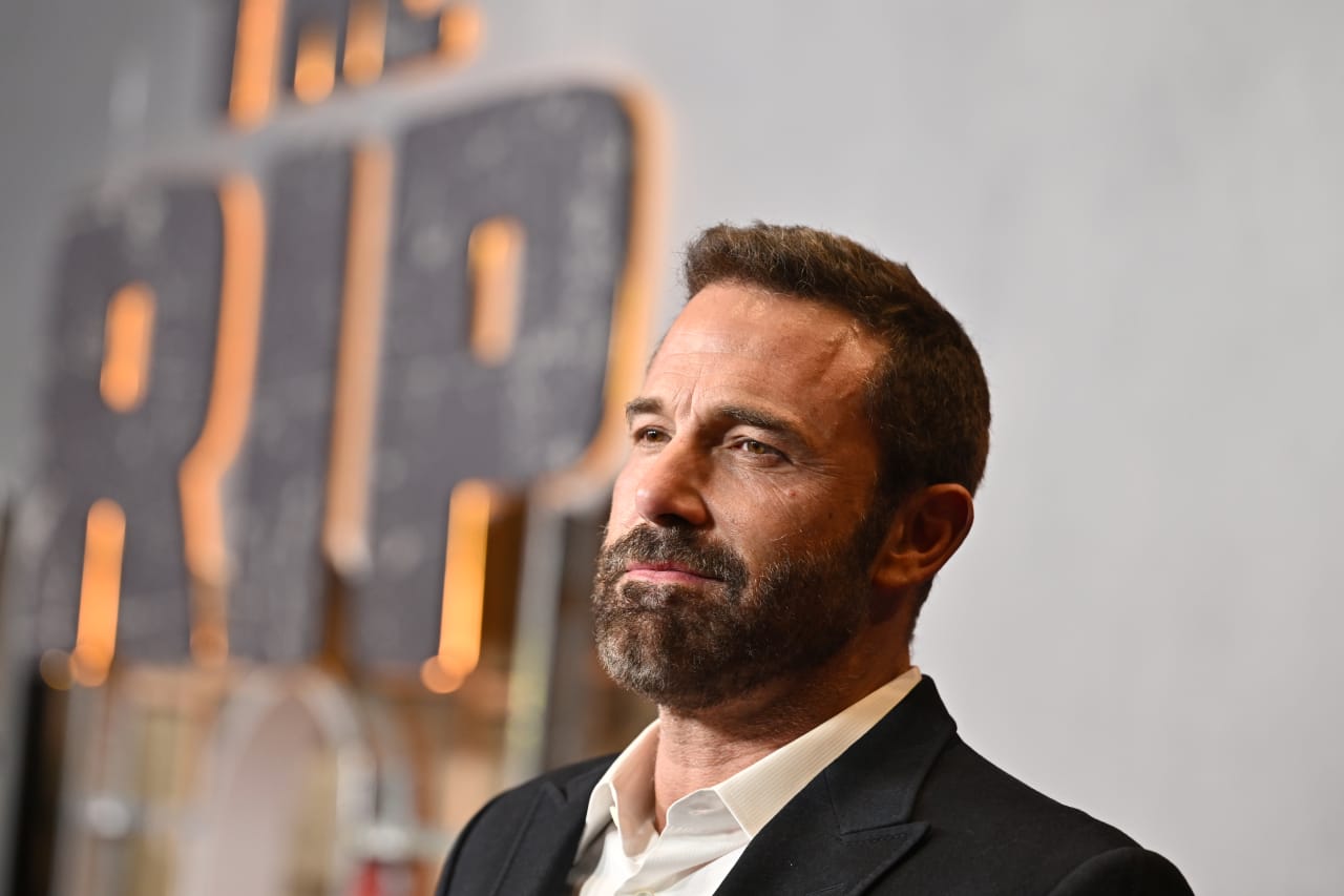 Ben Affleck gives Jennifer Lopez his share of $60 million, 24-bathroom Beverly Hills mansion