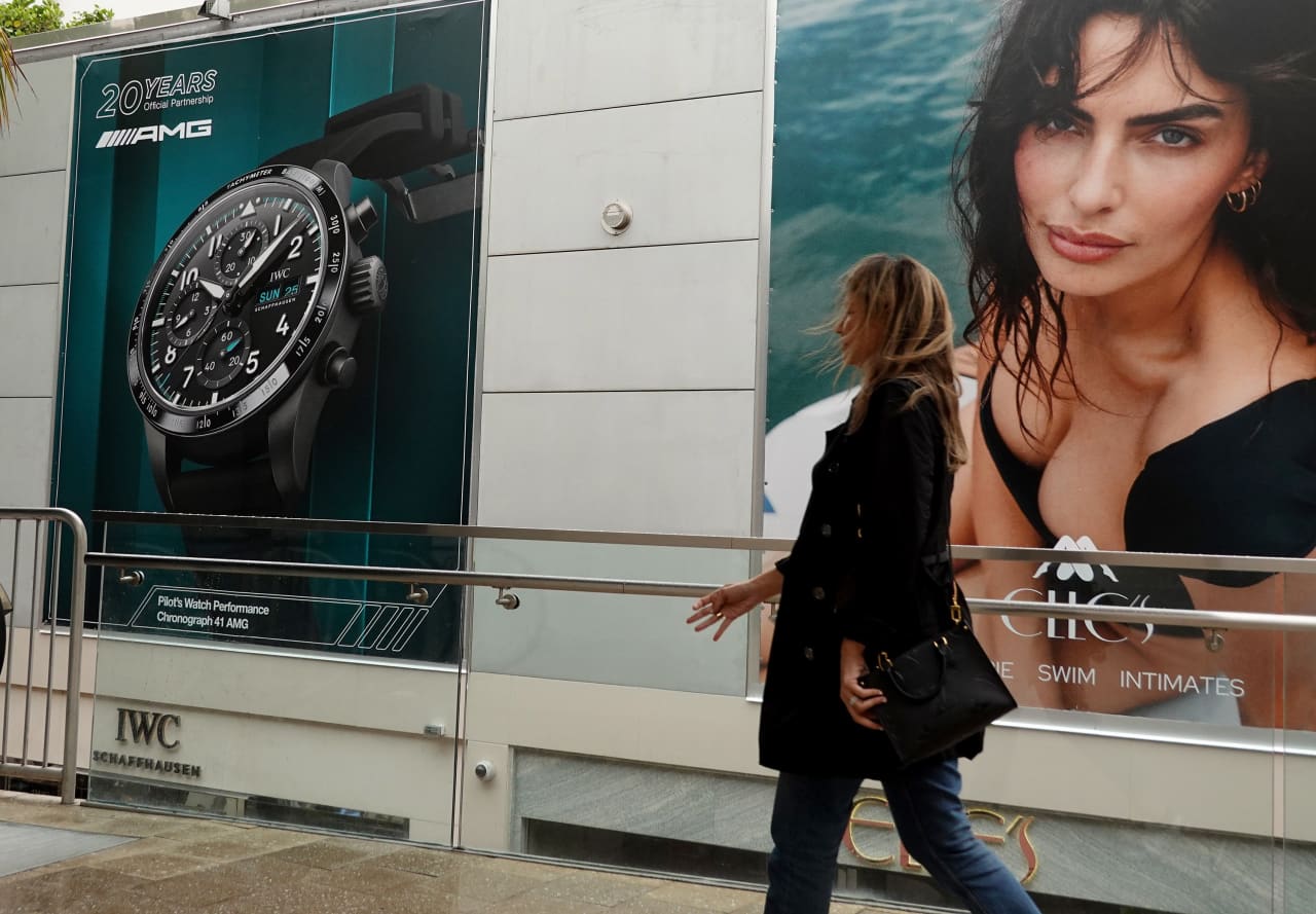 The rich keep spending money on &#x2018;unapologetic luxury&#x2019; &#x2014; and it&#x2019;s raising prices on everyday goods for everyone