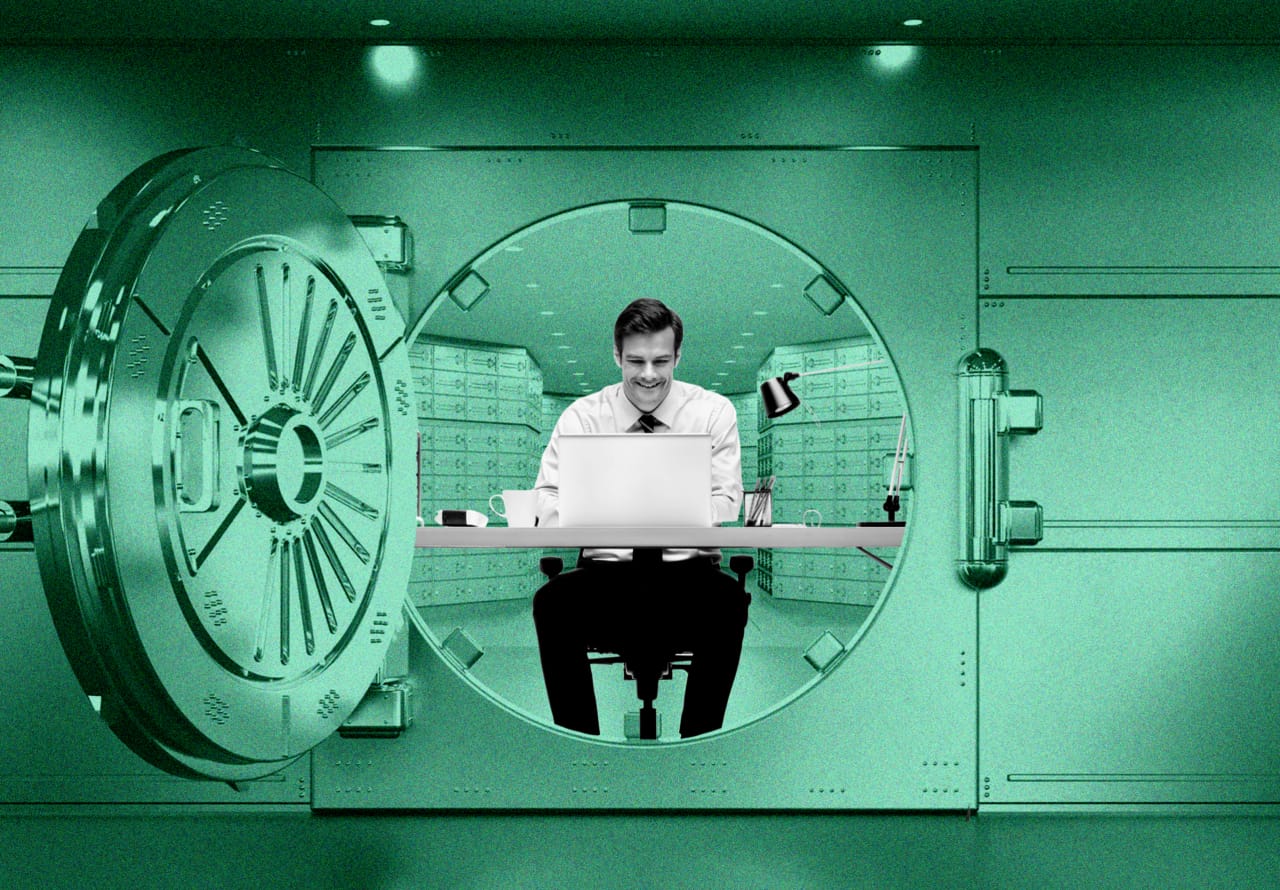 In today&#x2019;s job market, it&#x2019;s more &#x2018;show me a desk&#x2019; than &#x2018;show me the money&#x2019;