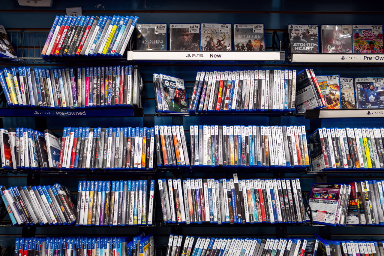 Gamer trades in $1,000 of physical discs at GameStop, days after Sony announces end of disc era