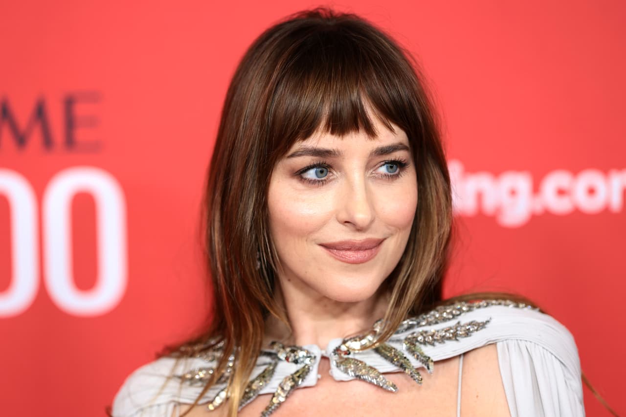 Dakota Johnson lists stunning midcentury modern &#x2018;tree house&#x2019; in L.A. for $6 million