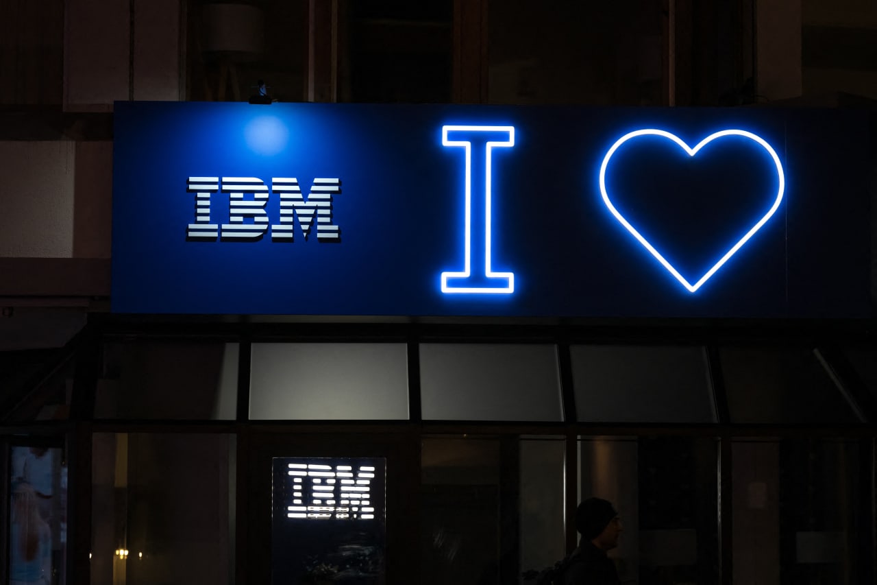 IBM&#x2019;s stock falls as software revenue underwhelms