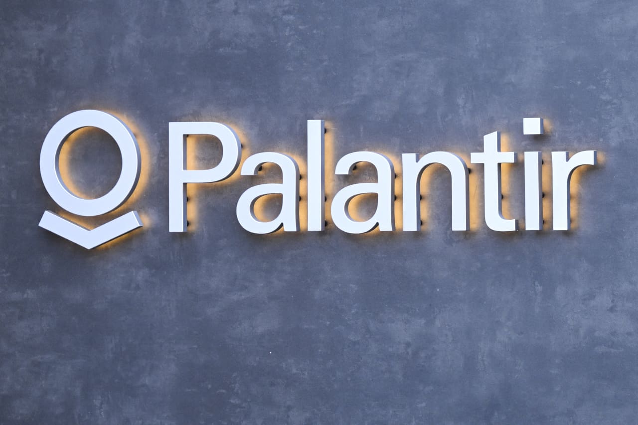 Palantir posts its fastest revenue growth ever while calling out &#x2018;AI slop&#x2019;