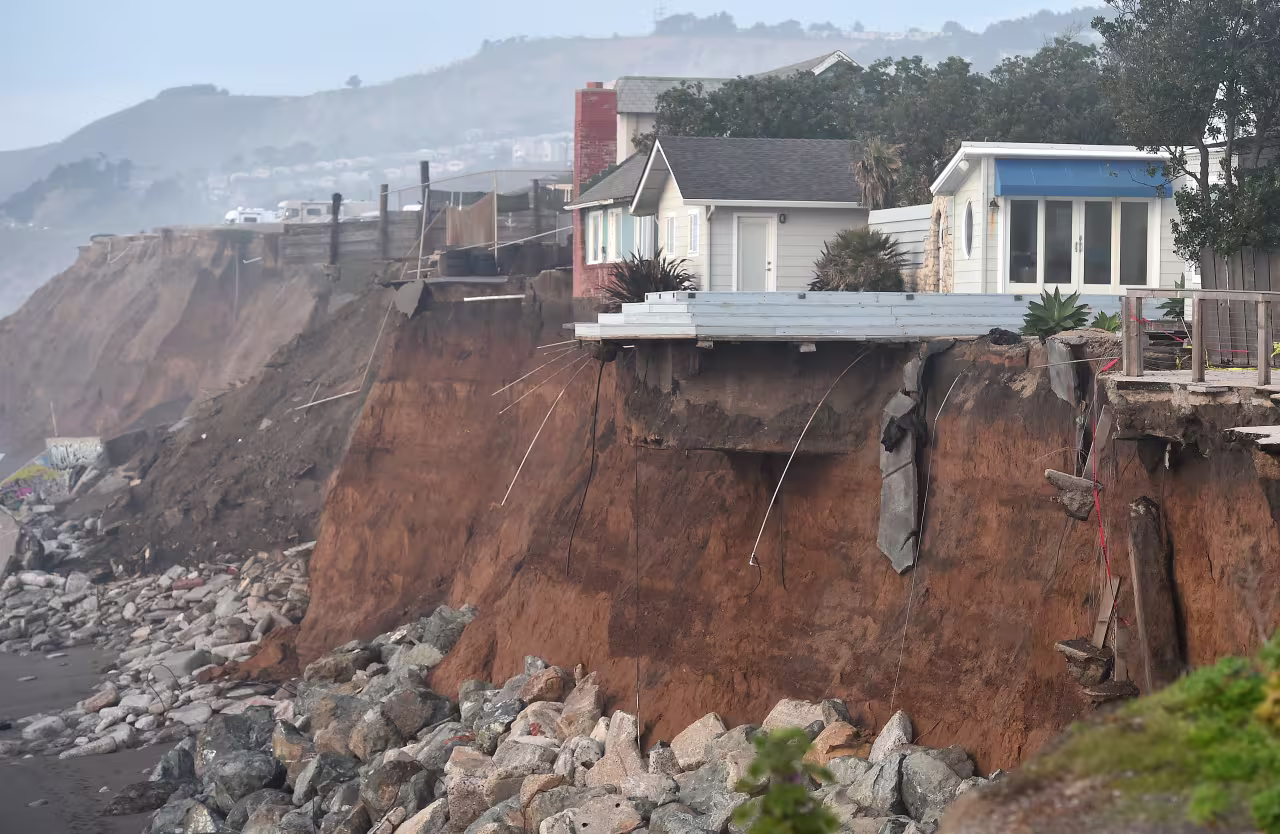 Forget oil. A surging El Niño could kill Fed rate cuts — and these stocks stand to win.