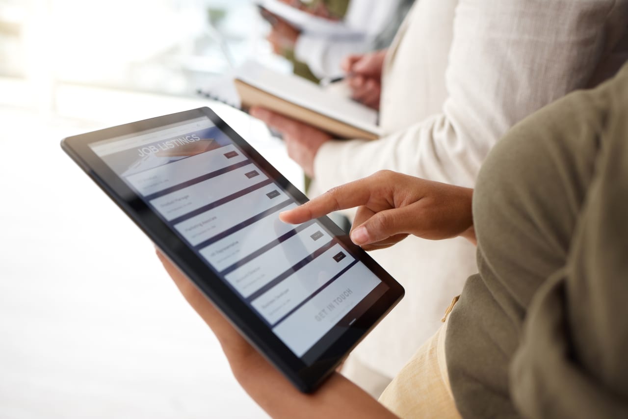 Are you &#x2018;doomjobbing&#x2019; while looking for work? Know the signs &#x2014; and do this instead.