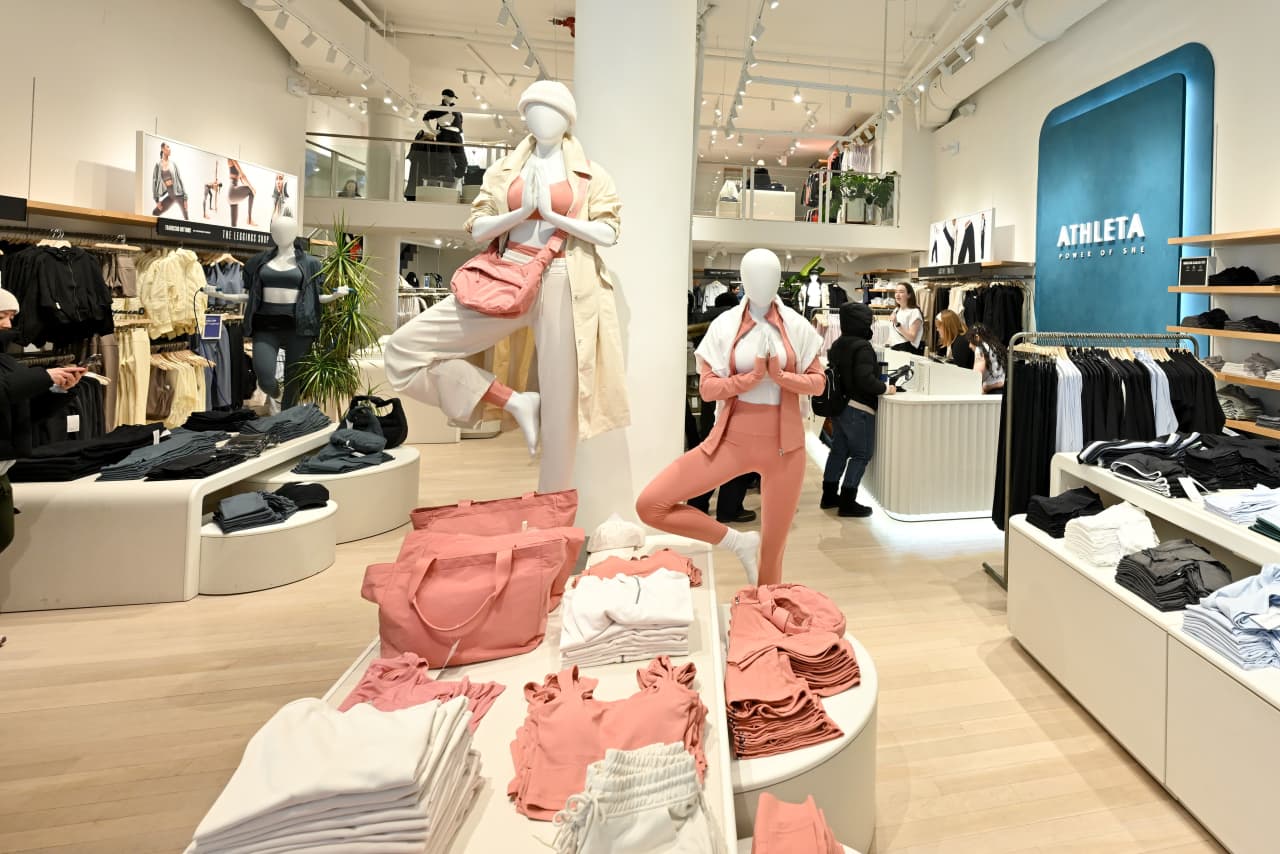 Here&#x2019;s how Gap&#x2019;s yoga-wear maker Athleta went from must-have to &#x2018;generic&#x2019;