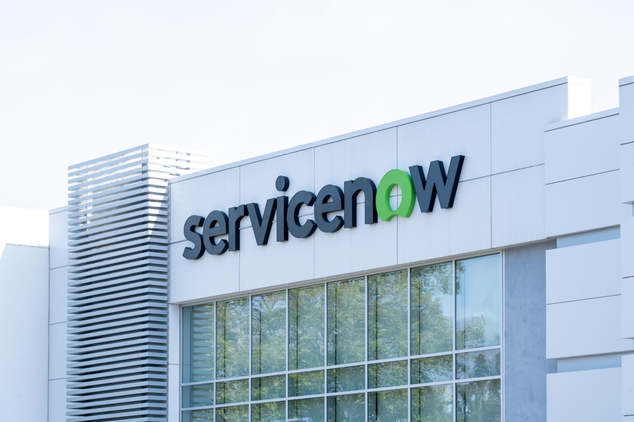 ServiceNow&#x2019;s stock notches best day in a year&#xa0;&#x2014; flashing a green light for the software sector