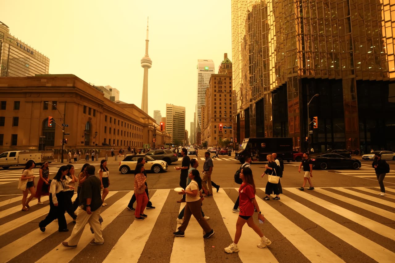 These cities are blanketed with wildfire smoke. Here’s what to know about bad air quality.