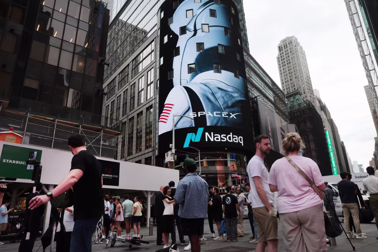 The Nasdaq-100 has been far more volatile than the S&P 500. Now add SpaceX to the mix.