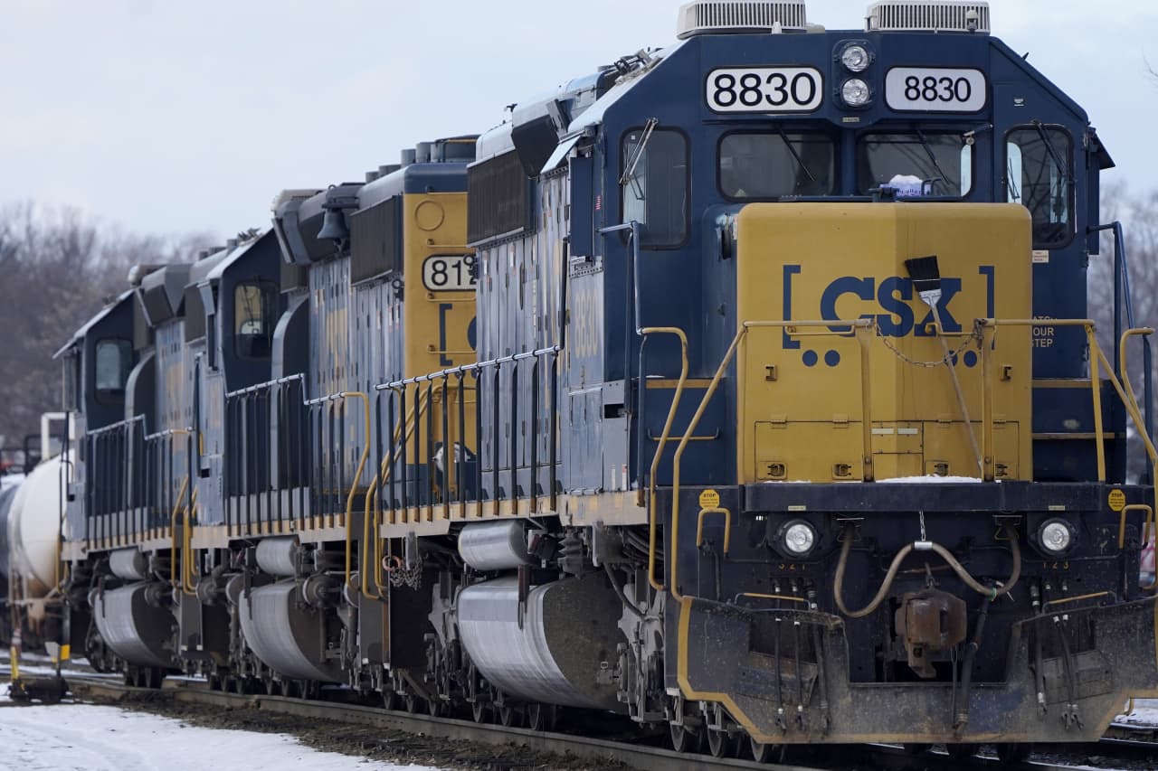 CSX says more businesses are shipping via rail to avoid surging fuel costs