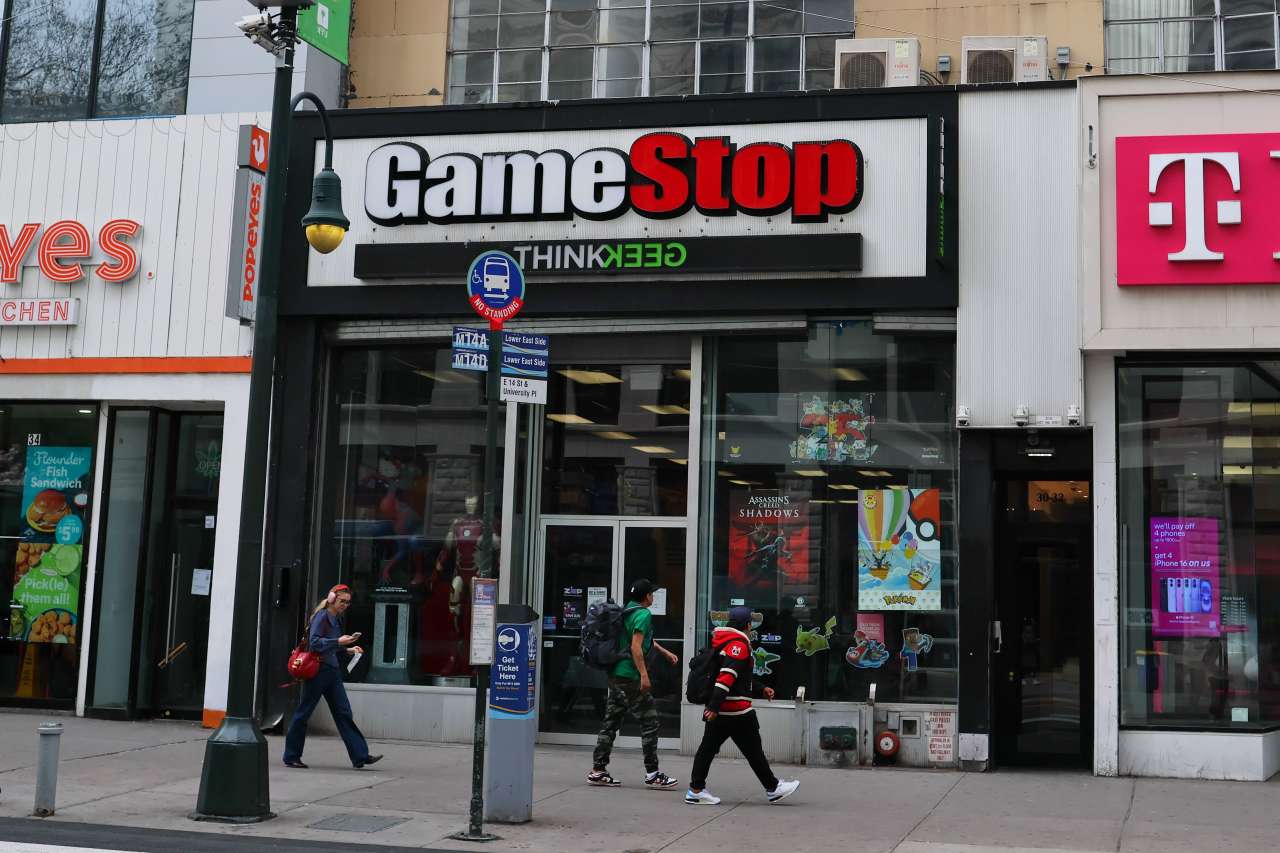 GameStop is hungry for relevance. Is buying eBay the answer?