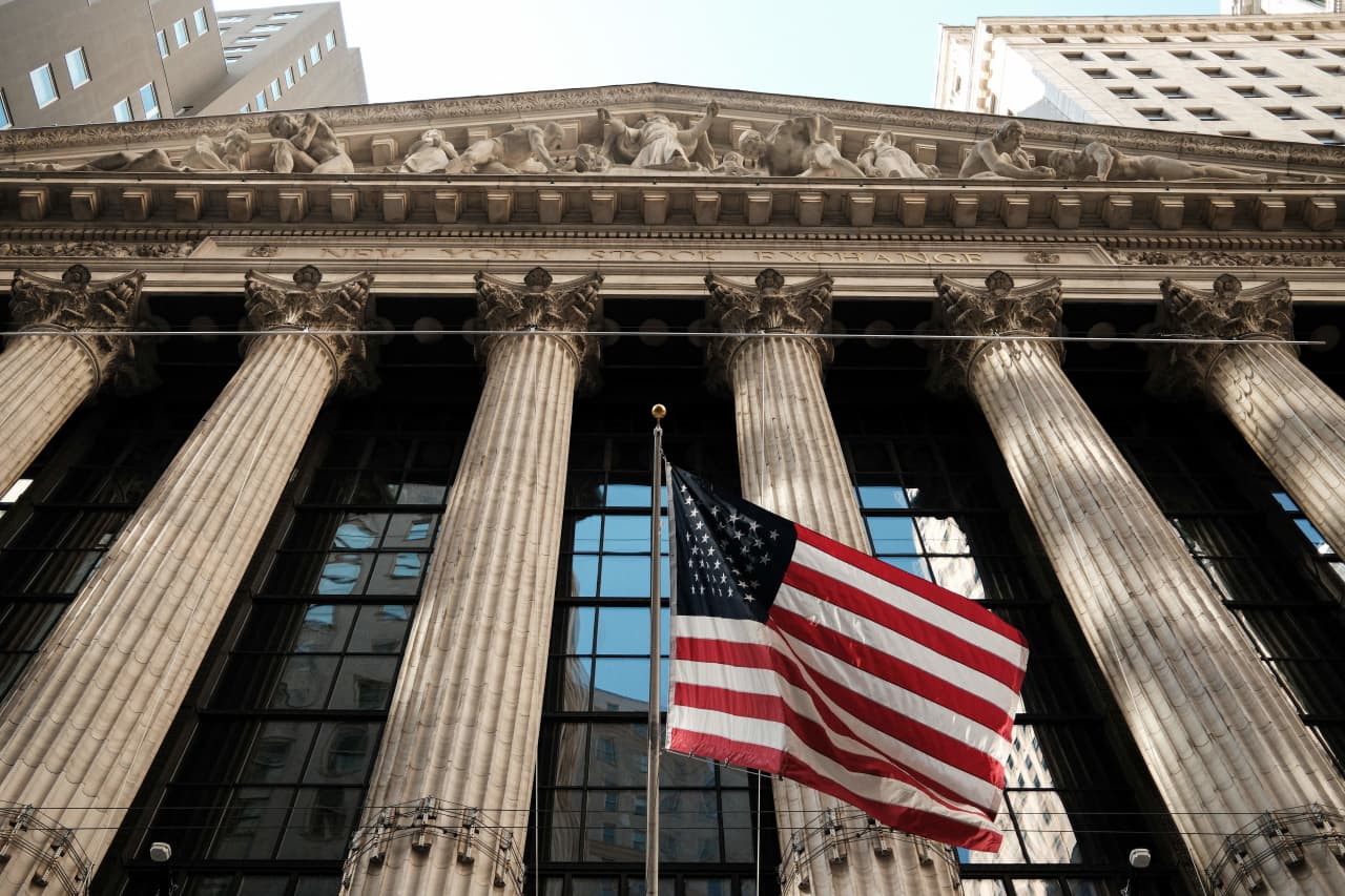 Stocks tend to sink during the summer before midterm elections. Will history repeat itself?