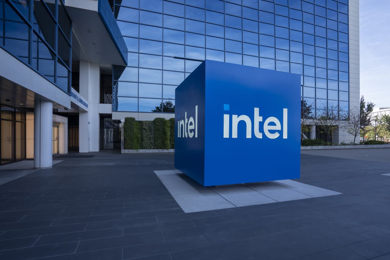 Intel&#x2019;s stock just had its best 9-day stretch on record. Can it go even higher?