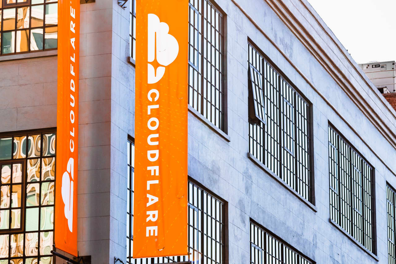 Cloudflare to cut 20% of staff in a big bet on AI. Investors aren&#x2019;t sold.
