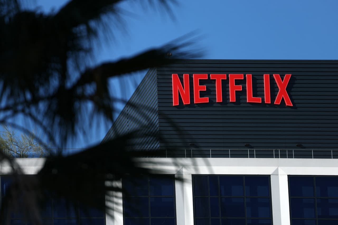 Netflix co-founder Reed Hastings to exit company, saying it&#x2019;s so strong it doesn&#x2019;t need him anymore