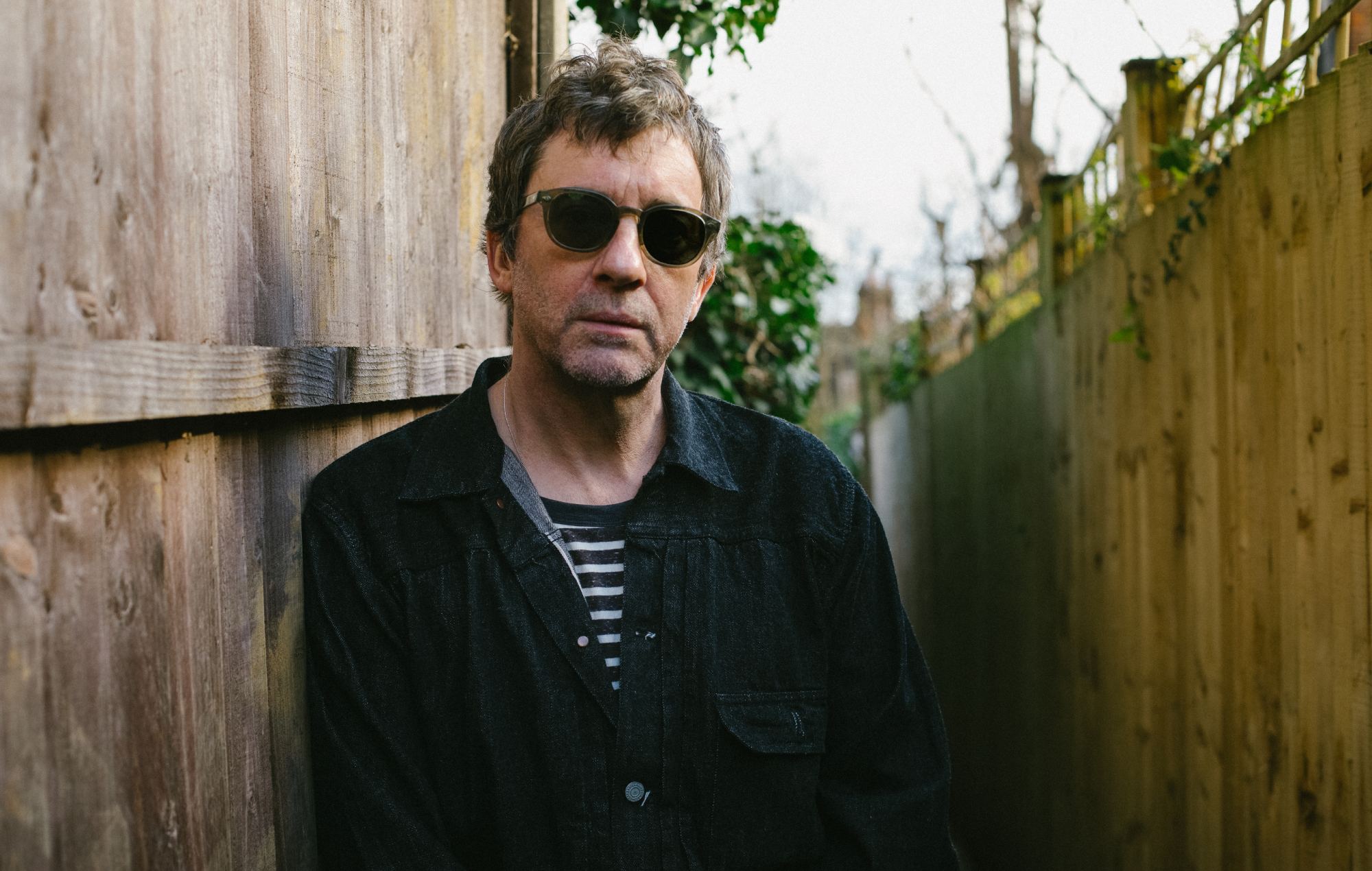 Graham Coxon to release never-heard-before 2011 album &#8216;Castle Park&#8217; as he reissues solo catalogue