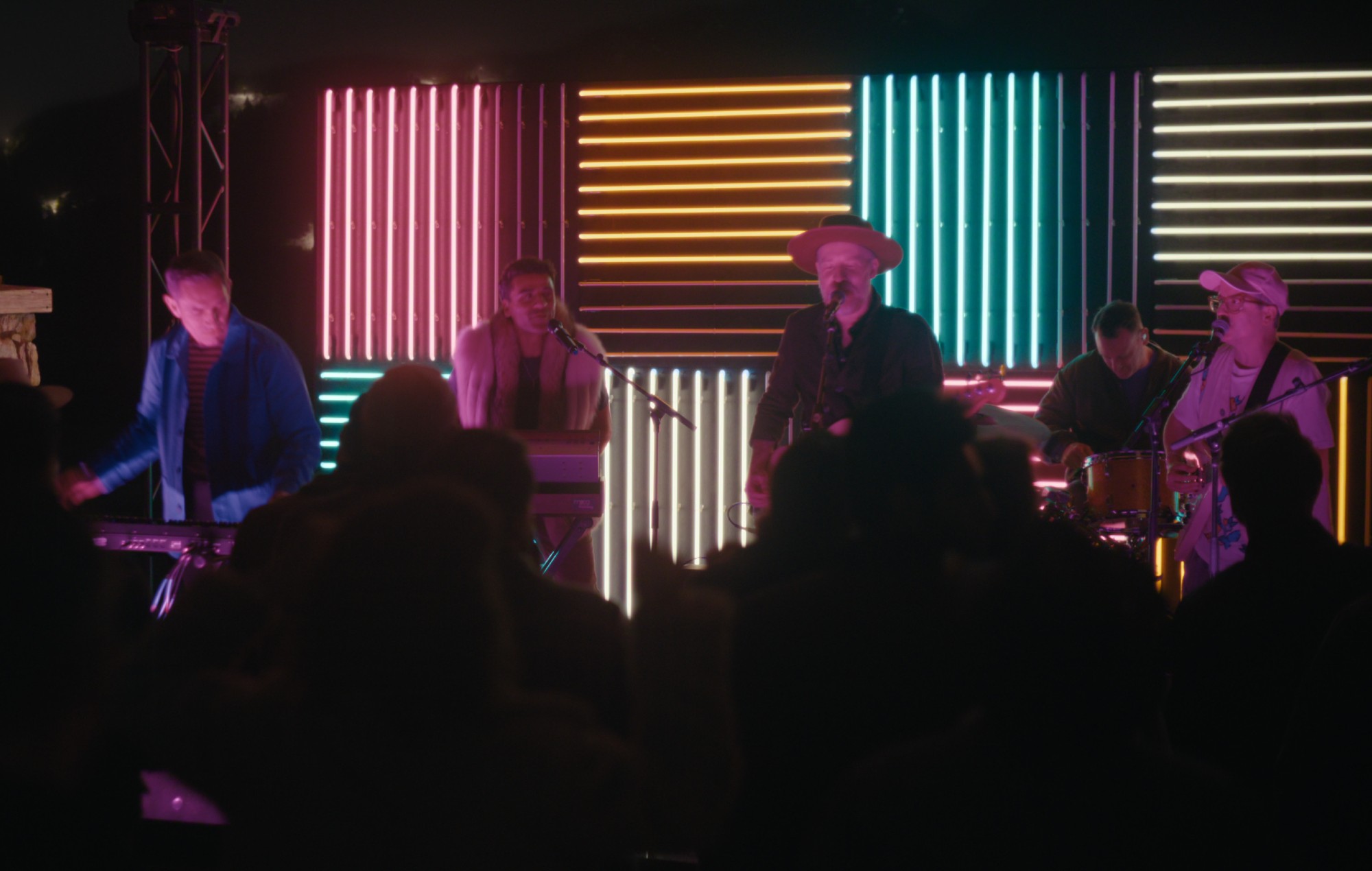 Oscar Isaac on performing with Hot Chip in &#8216;Beef&#8217; season two