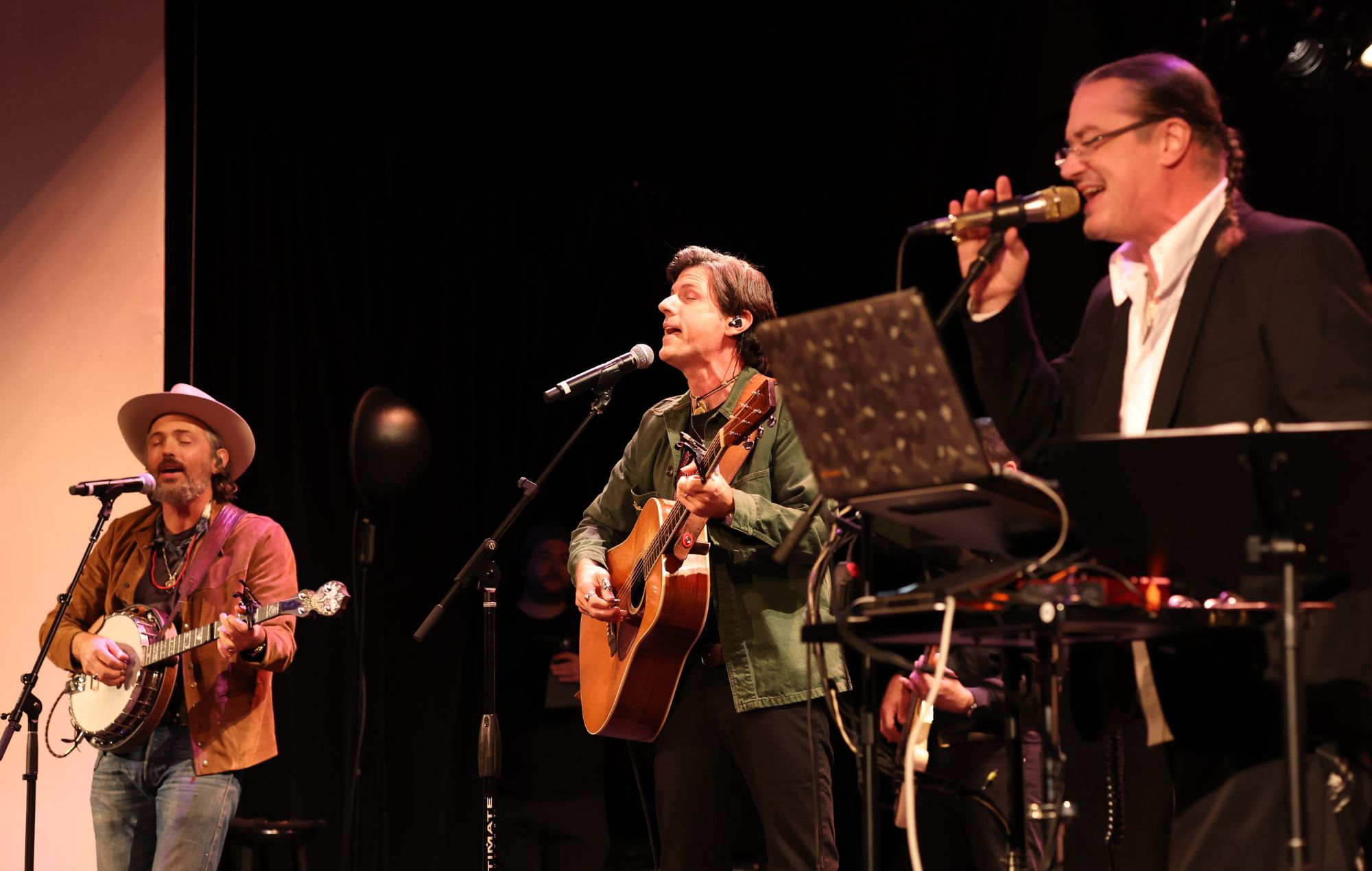 Watch Mike Patton sing Faith No More with Avett Brothers at AVTT/PTTN tour opener