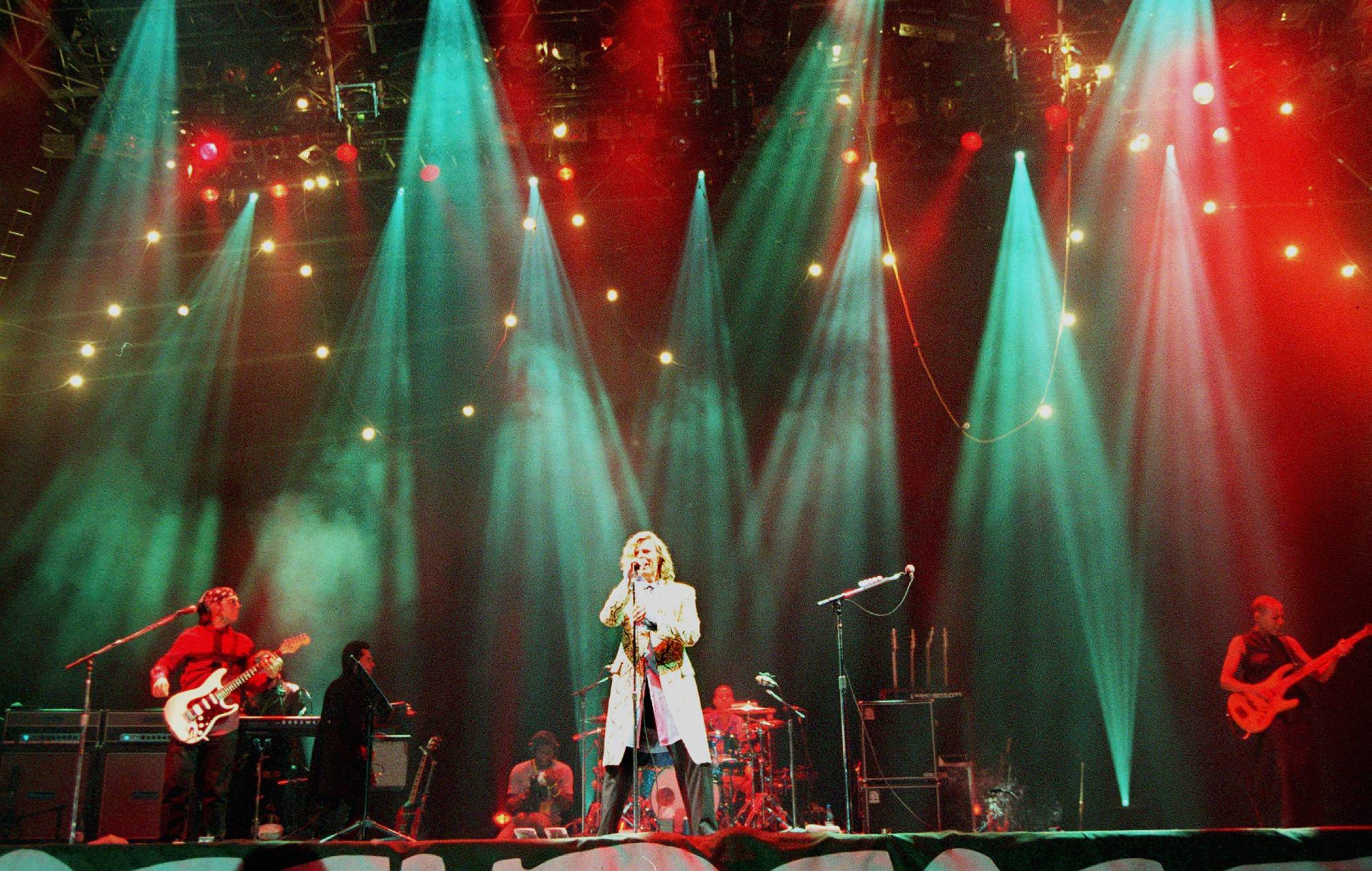 David Bowie&#8217;s live band from Glastonbury 2000 to reunite for &#8216;Live On The Loch&#8217; charity gig