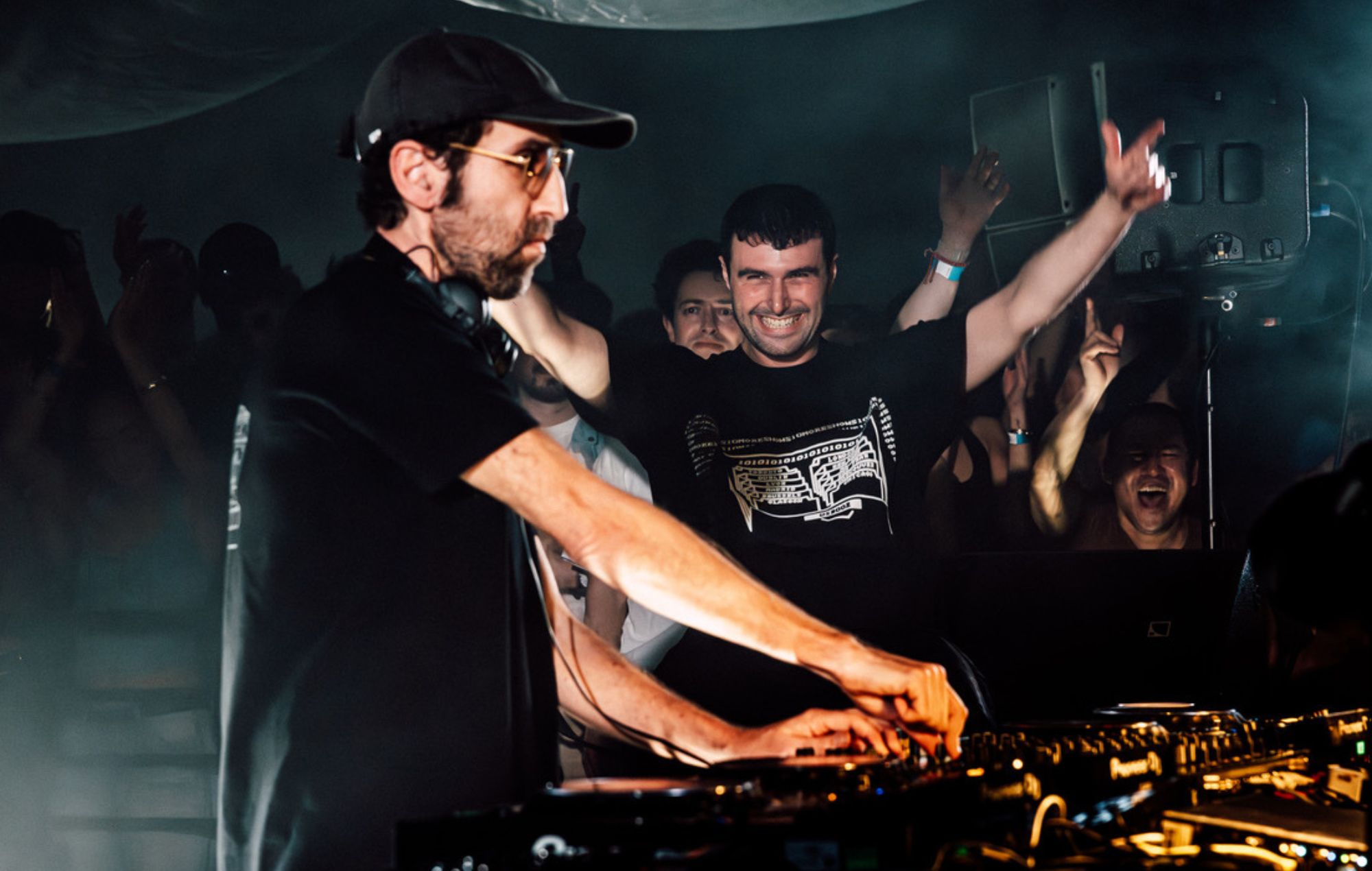 Fred Again.. B2B with Thomas Bangalter DJ mix from Alexandra Palace audio now available on Apple Music