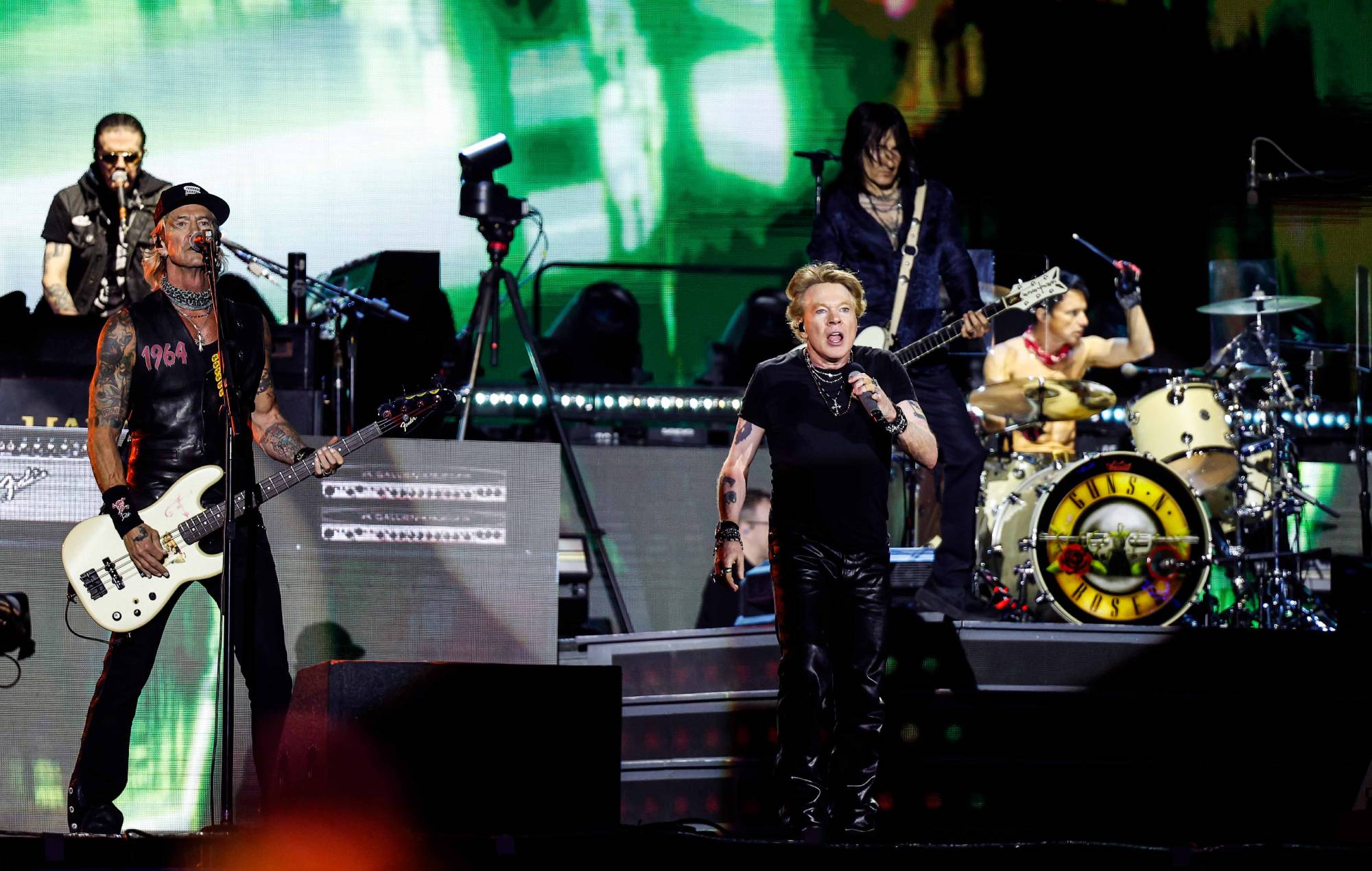 Watch Guns N&#8217; Roses play &#8216;Bad Apples&#8217; for first time in 35 years in São Paulo