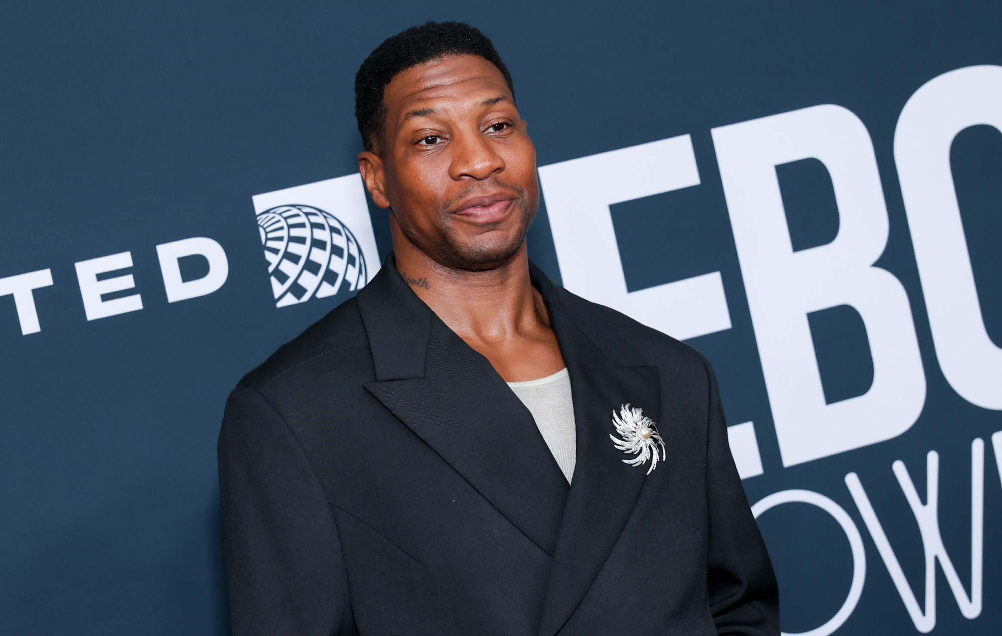 Jonathan Majors fell through a window on set of &#8216;Daily Wire&#8217; action film, producers say they &#8220;don’t negotiate with communists&#8221; after crew strike