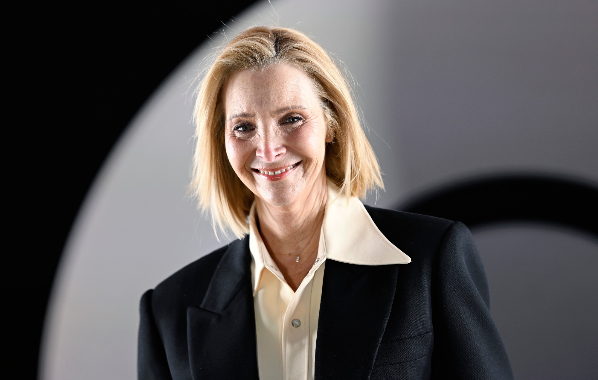 &#8216;Friends&#8217; star Lisa Kudrow says new sitcoms are &#8220;too afraid&#8221; to make jokes that risk making people feel uncomfortable