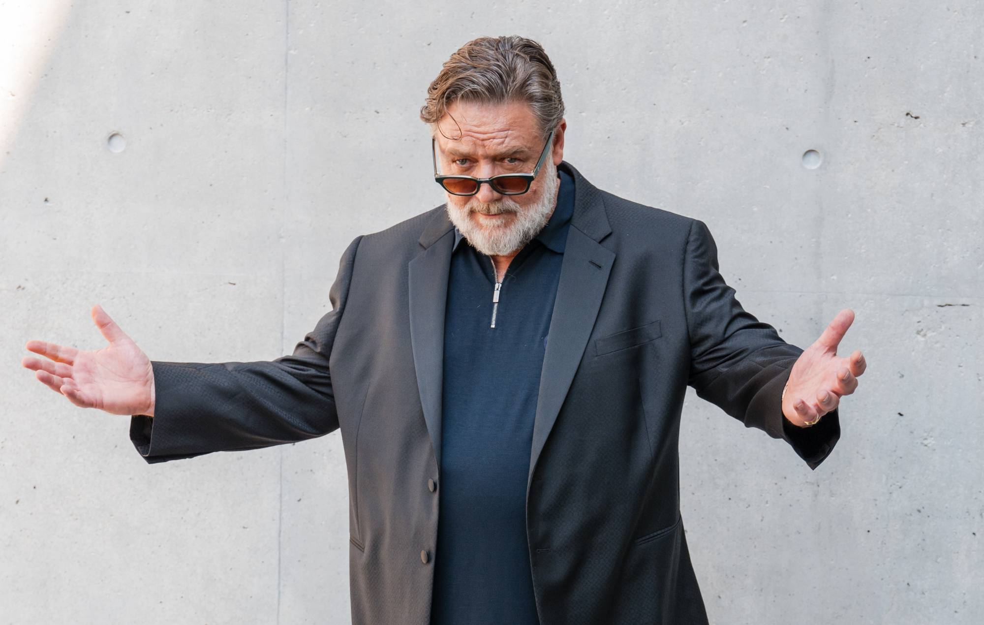 Russell Crowe dismisses tense viral fan encounter as “clickbait”