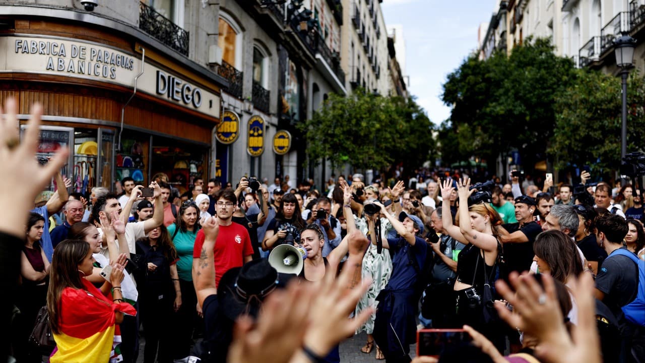 87-year-old woman whose eviction sparked protests in Spain is returning home