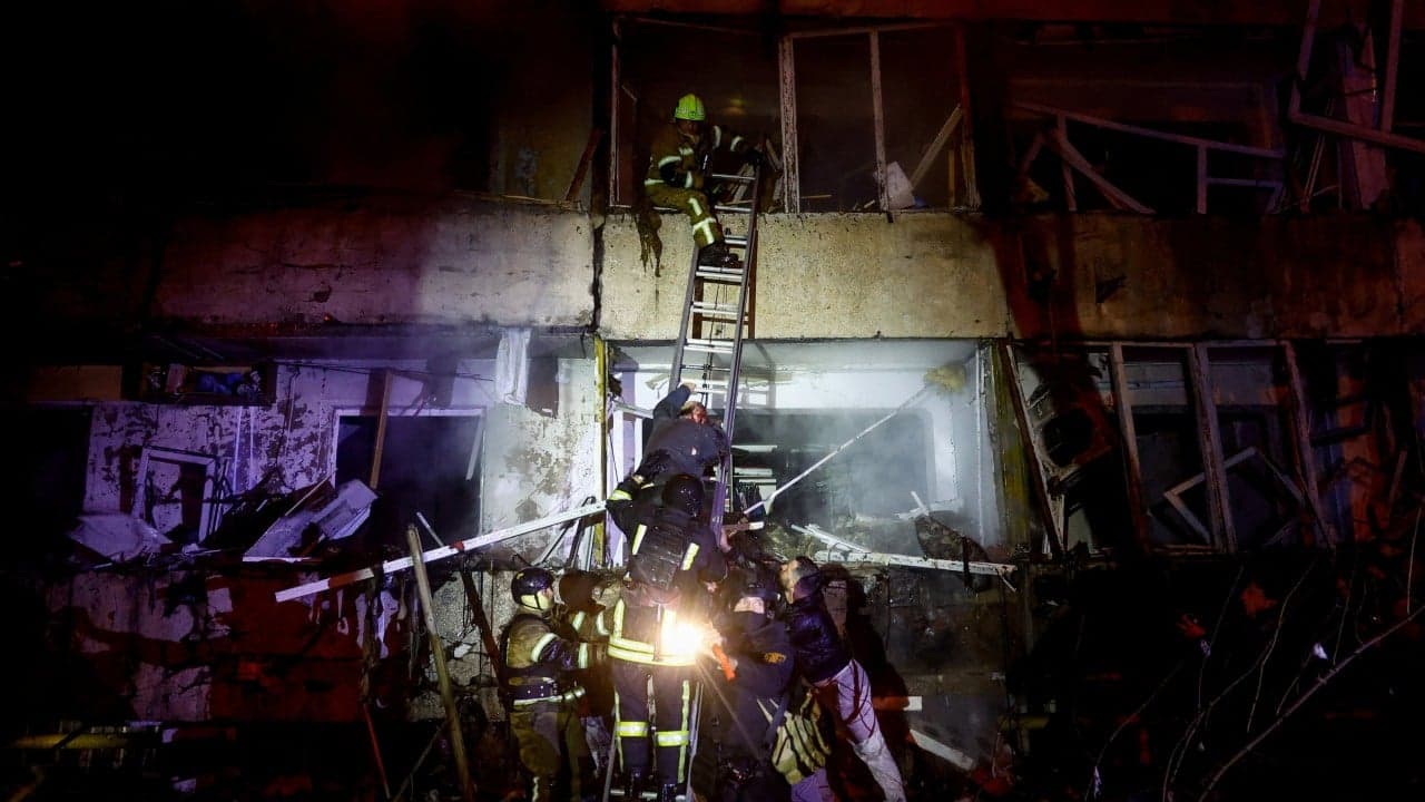 Russian strikes kill 6 in Ukraine, knocking out power across Kyiv
