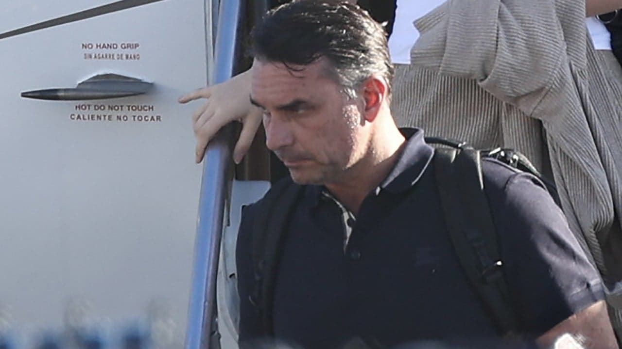 How Flavio Bolsonaro pulled off a clandestine escape to the US