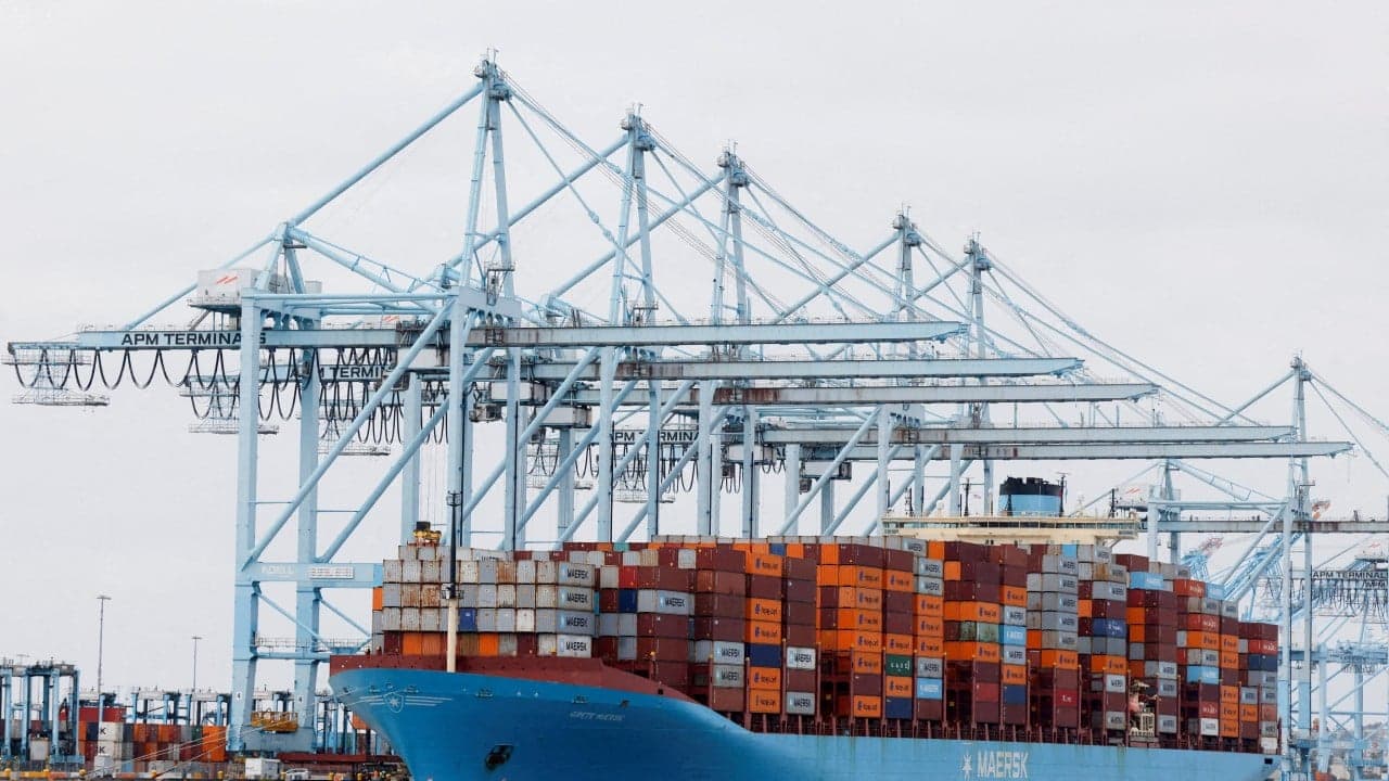 US economy grows faster than expected 3.4% in 3Q, driven by consumers, AI investment
