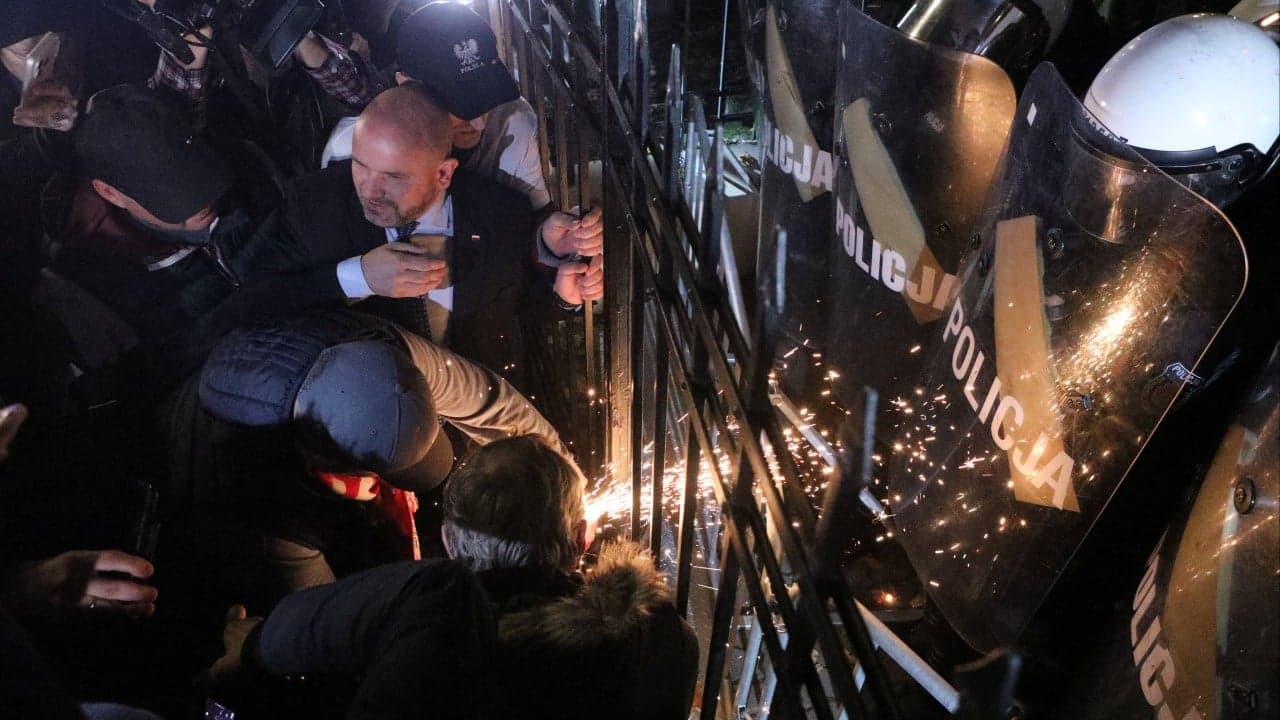 Poland deploys riot police, as court chief’s ousting sparks crisis