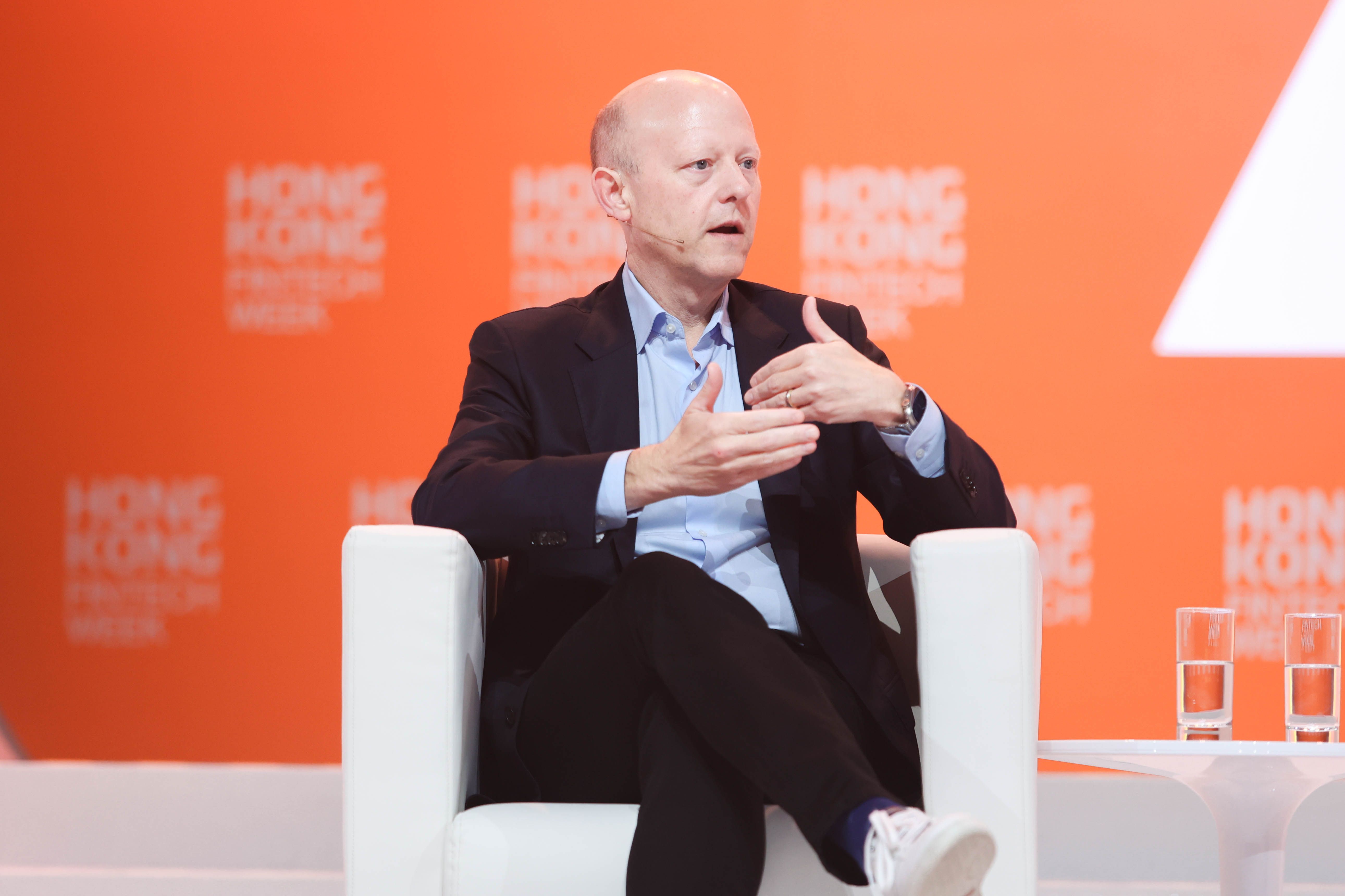 Circle slides 13% as Stripe, Coinbase and BlackRock back rival stablecoin network