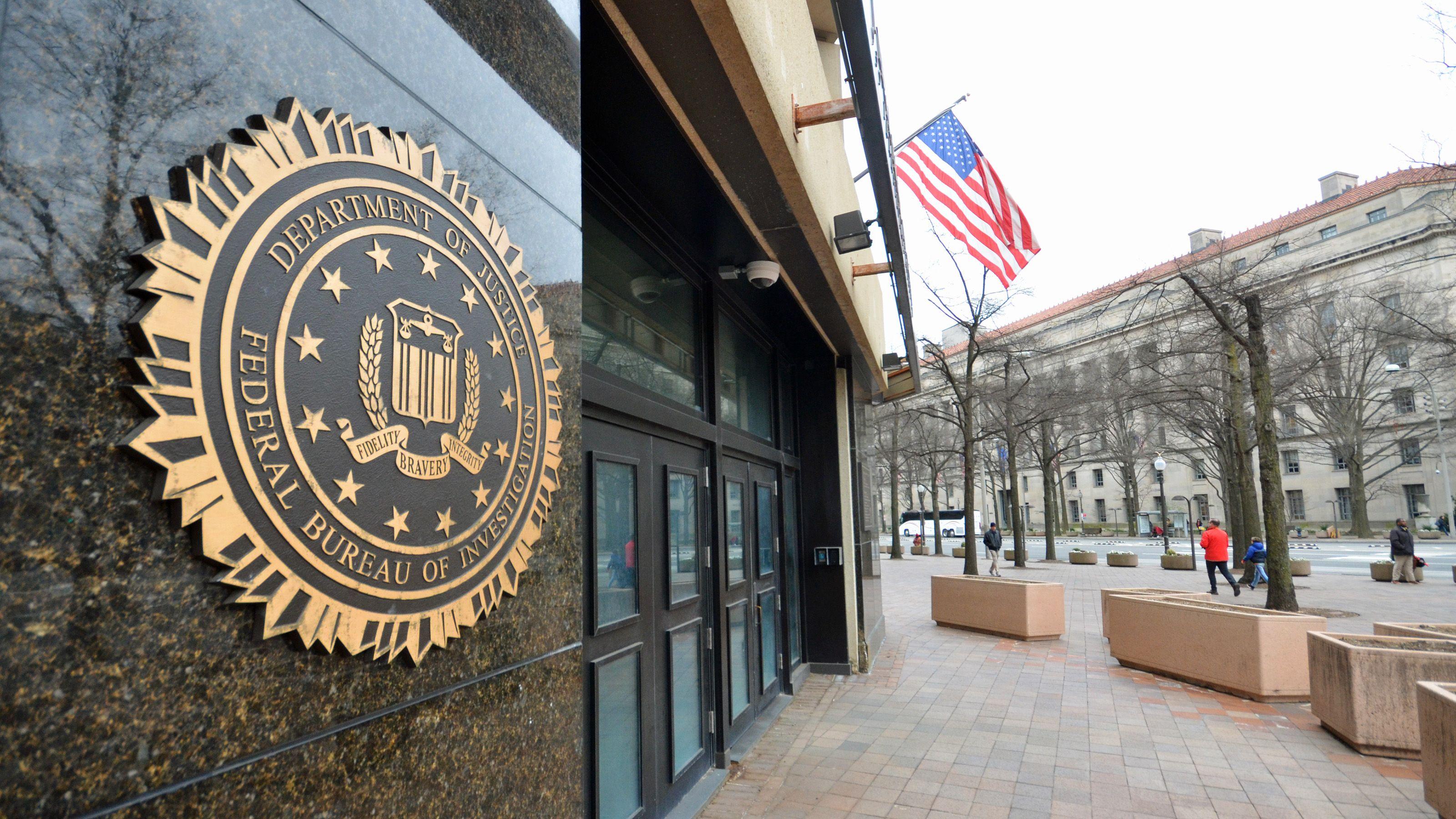 U.S. FBI intelligence agent arrested in connection with theft of $1 million in crypto