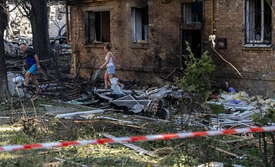 Ukraine: Deadly Russian attacks severely damage aid warehouses