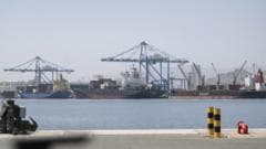 US strikes Iranian fast boats as Iran attacks UAE oil facility 