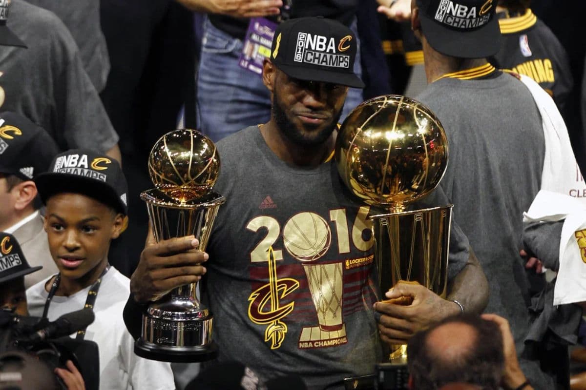 LeBron James Reminisces About 2016 Cavs Title Run Just a Day After Clarifying Lakers Future