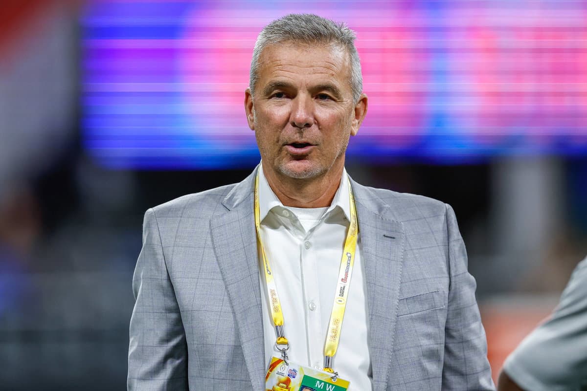 Urban Meyer Offers Same Crucial Advice to $28.5M SEC Coach He Received From Lou Holtz: “Drastic Failure”