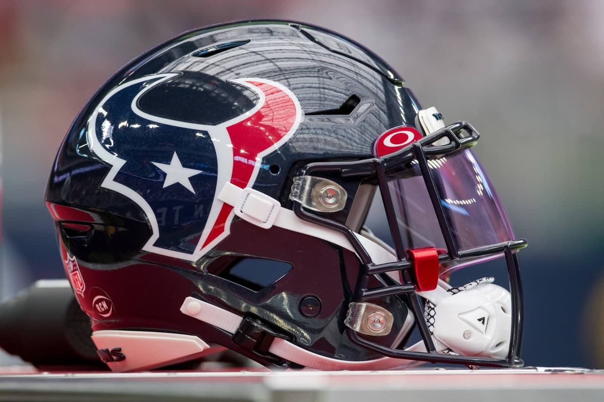 Alarming Update for Texans as $20 Million Signing Forced to Be Carted Off After Rough Collision
