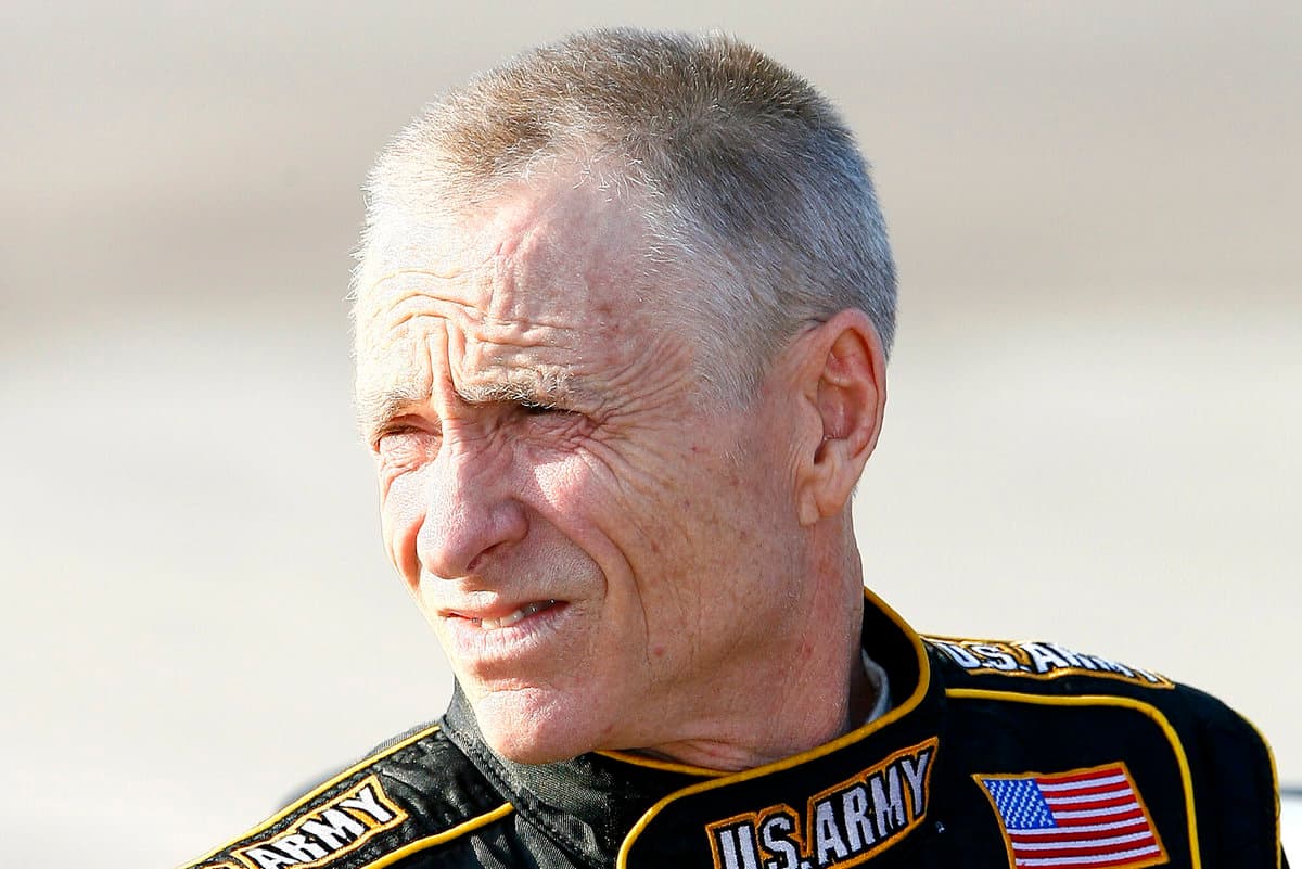 “I Could Have… Been Jeff Gordon” – Mark Martin Chose Loyalty Over Greatness but Still Regrets It