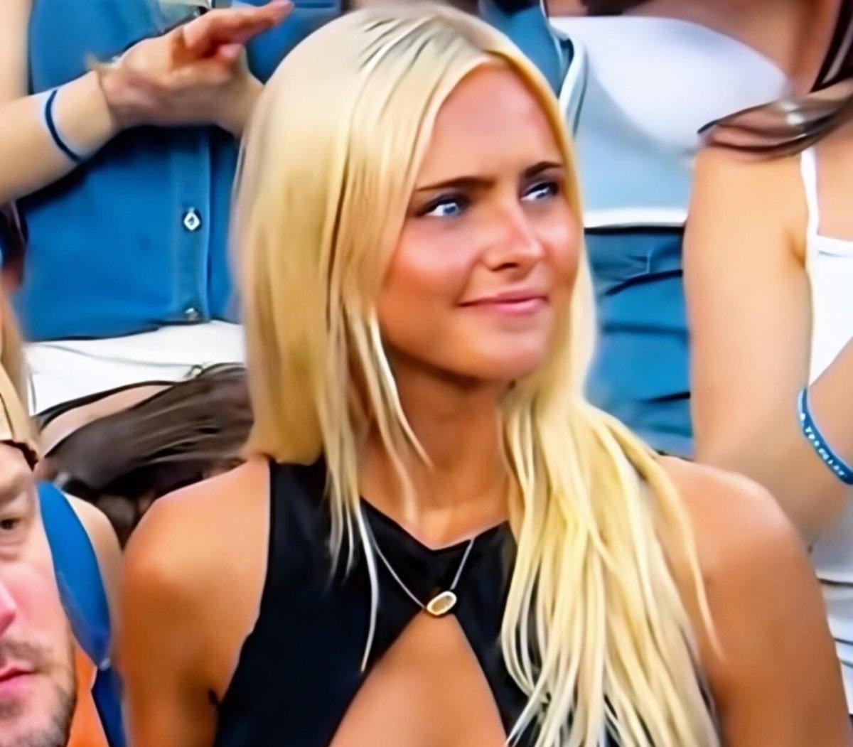 Viral Florida Blonde Reveals Relationship Status After College Football Fans Flood to Her IG