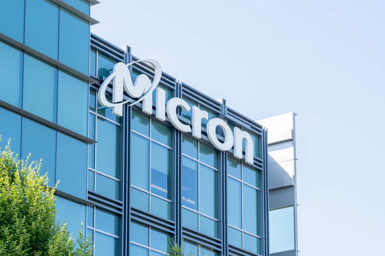 Micron’s stock momentum builds as the company inks a new Anthropic partnership