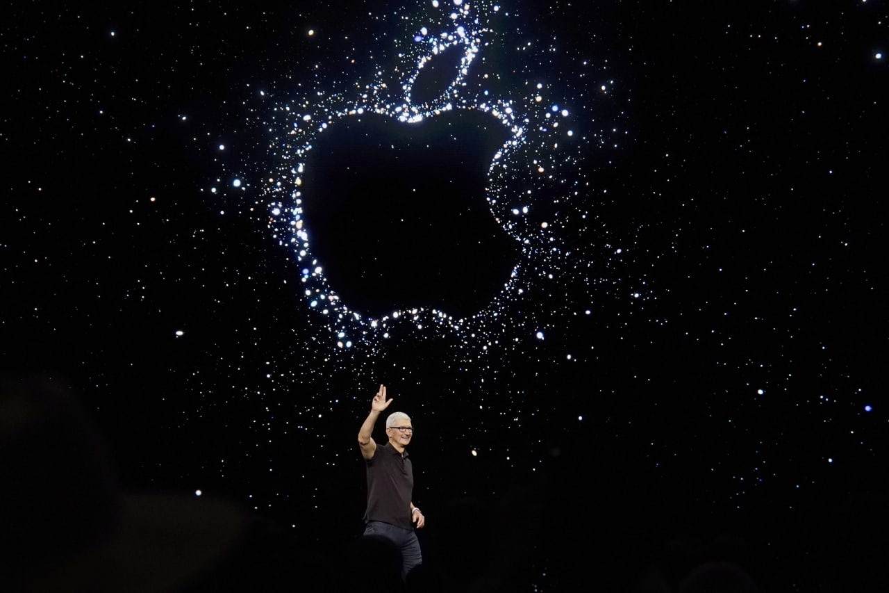 What Apple investors need to know about the next steps for the company and its new CEO