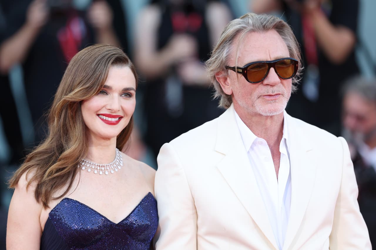 Daniel Craig and Rachel Weisz sell their elegant Brooklyn townhouse for $11.8 million