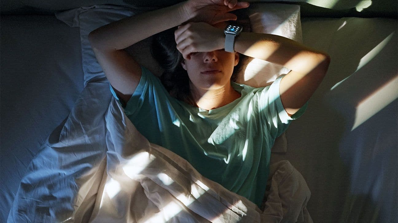 Tracking Your Sleep Could Backfire If You Have Insomnia. Here's Why