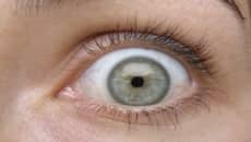 Man used massage gun on his tired eyeballs. It went as well as you'd expect.